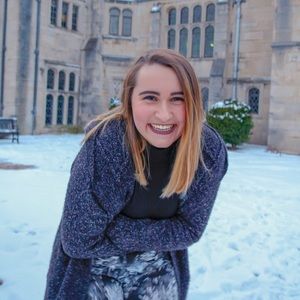 Meet your Posher, Danielle